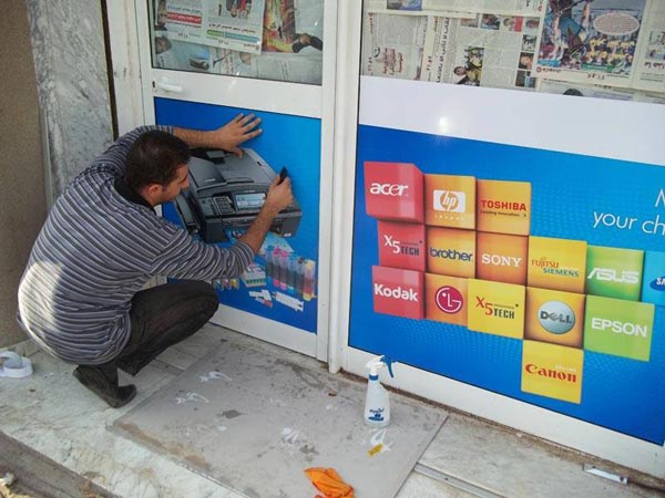 grafik-publicité-signalétique-enseigne-support-présentoir-Plexi-tôle-Adhésif-sticker-PVC-alucobond-découpe-73